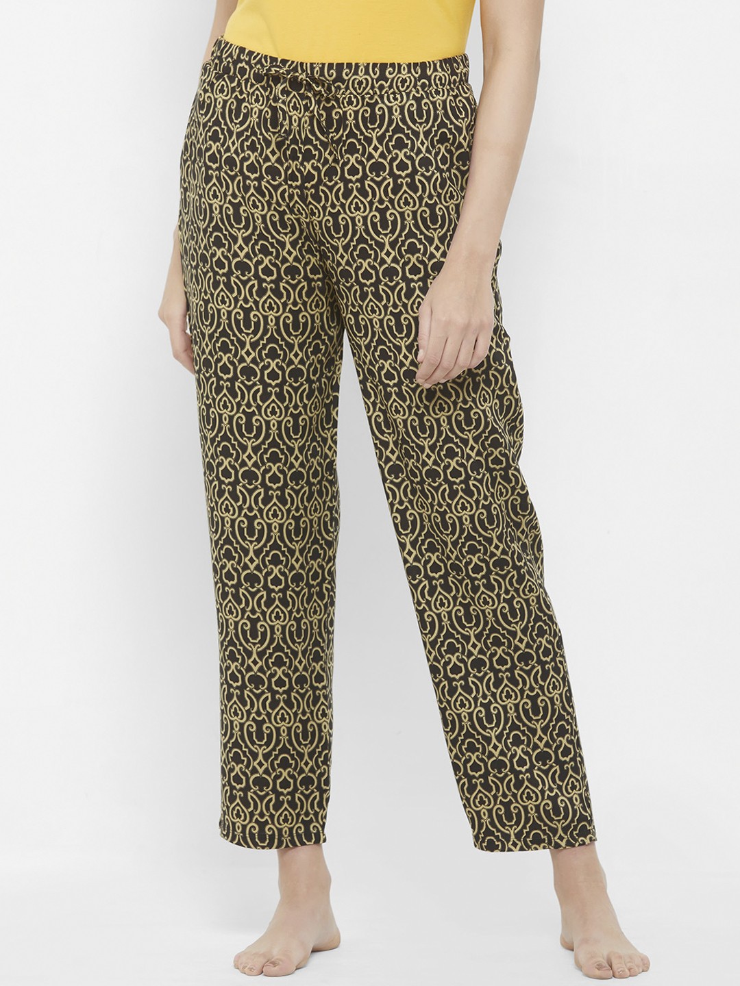 

SOIE Women Black & Yellow Printed Lounge Pants