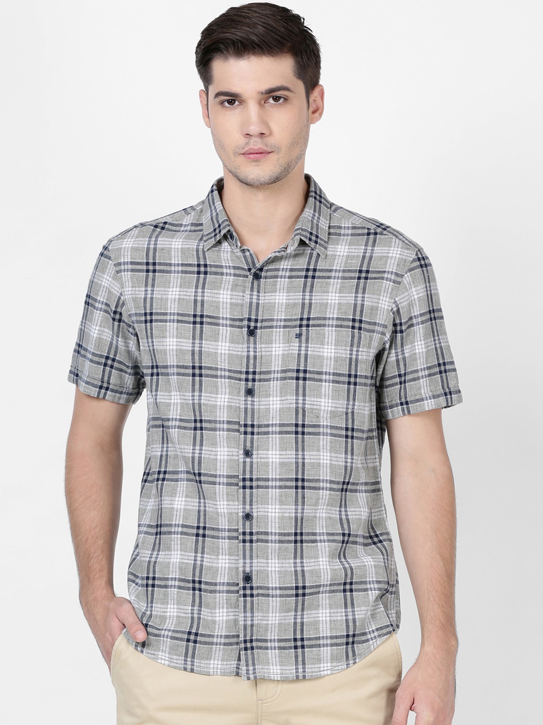 

t-base Men Grey & White Regular Fit Checked Casual Shirt