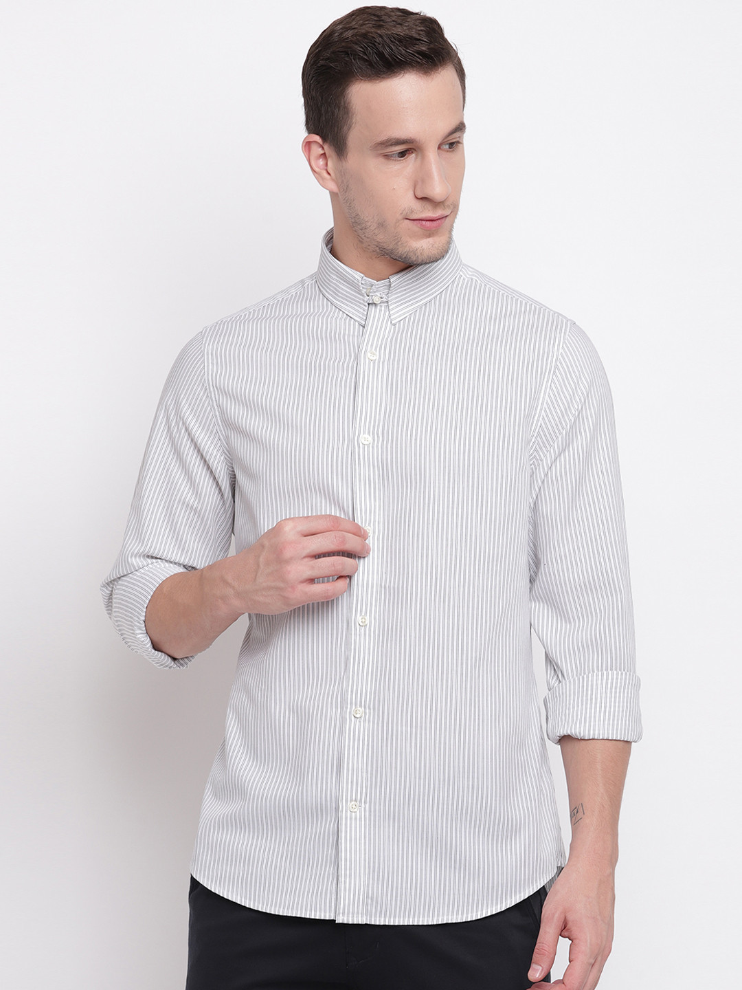 

GANT Men White Regular Fit Striped Casual Shirt