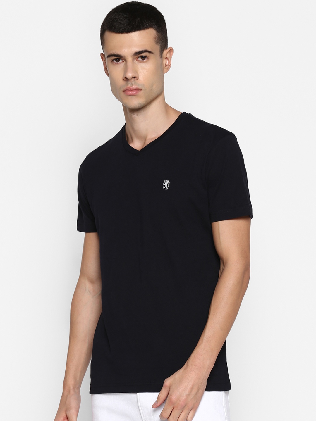 

Red Tape Men Navy Blue V-Neck T-shirt