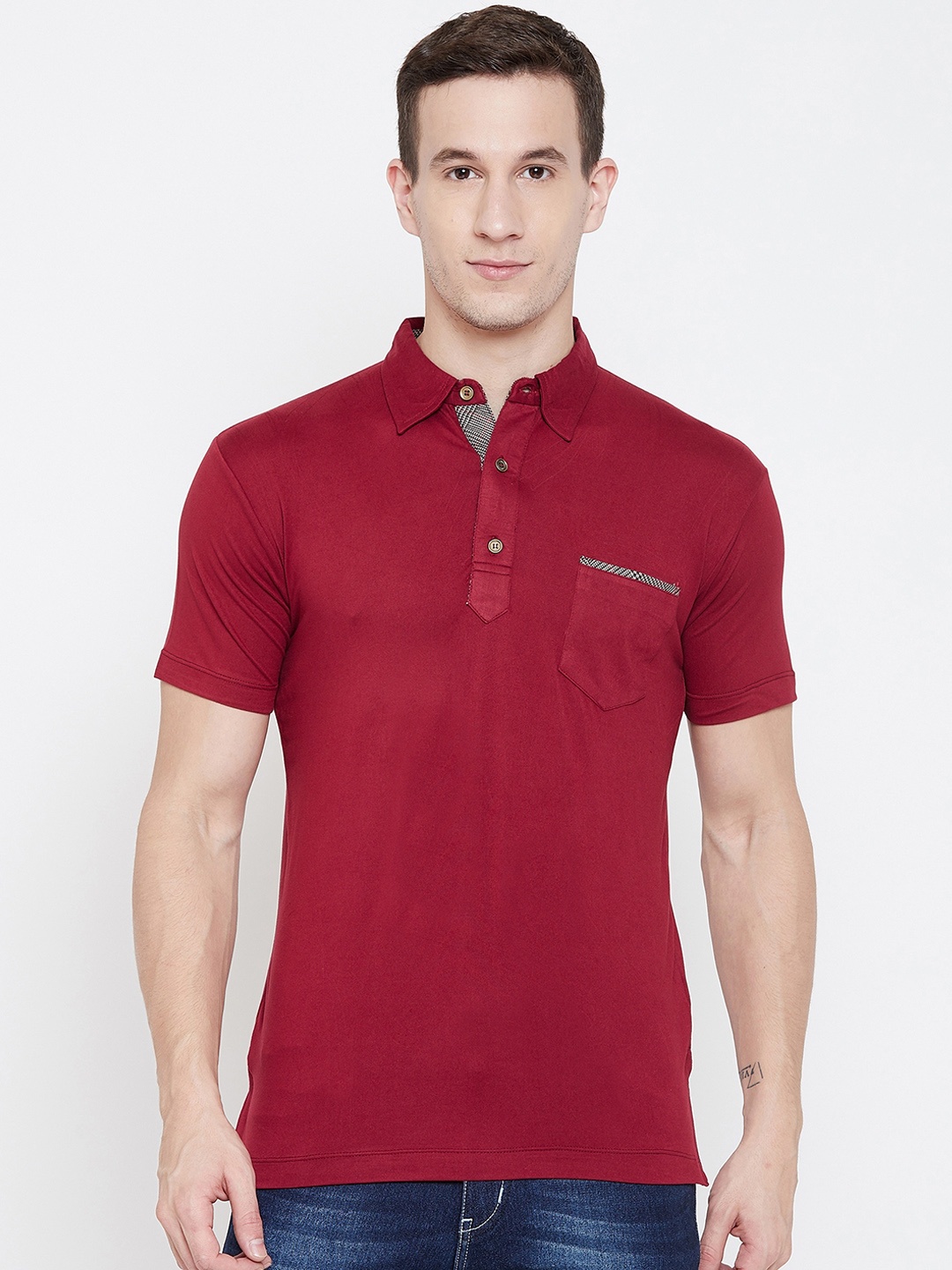 

armure Men Maroon Solid Polo Collar T-shirt