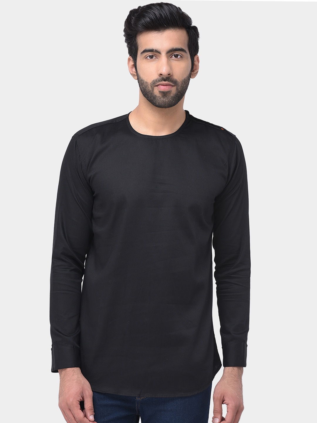 

SG LEMAN Men Black Solid Straight Kurta