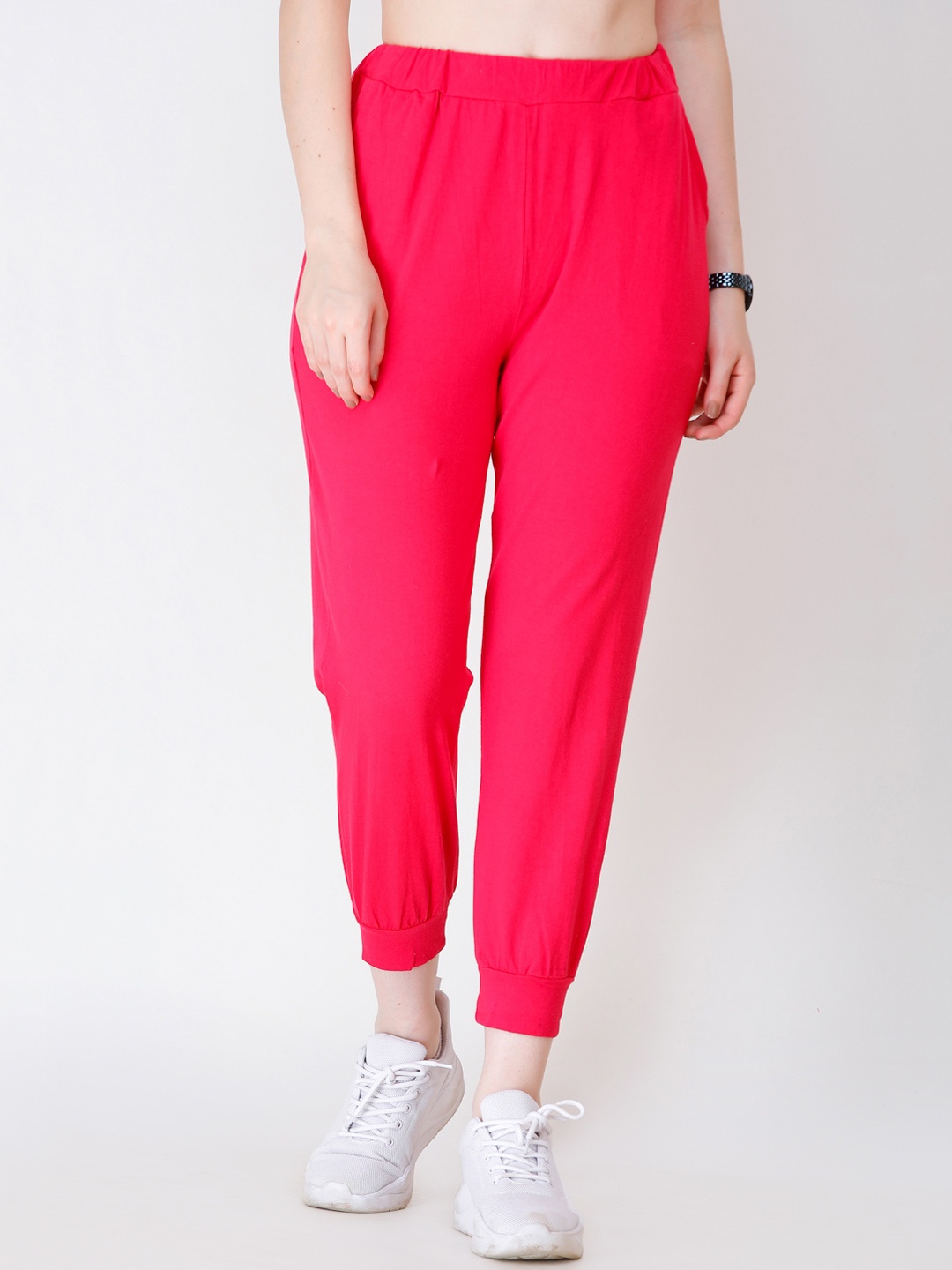 

SCORPIUS Women Coral Pink Solid Joggers