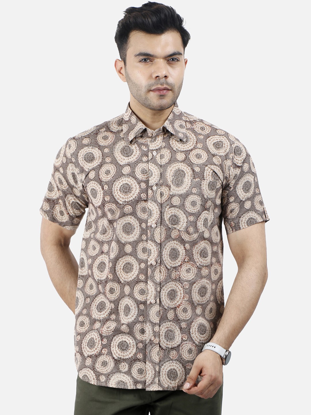 

Wintage Men Beige Regular Fit Printed Casual Shirt