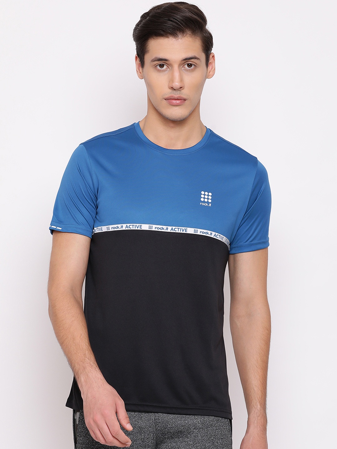 

rock.it Men Blue Colourblocked Round Neck T-shirt