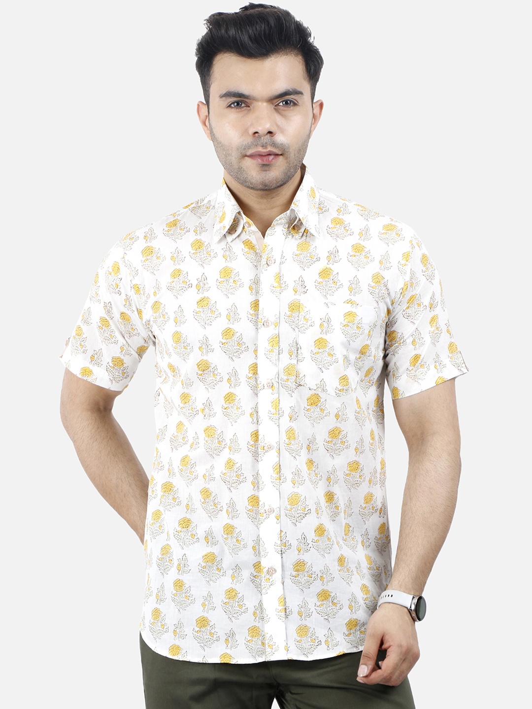 

Wintage Men White & Yellow Regular Fit Floral Printed Casual Shirt