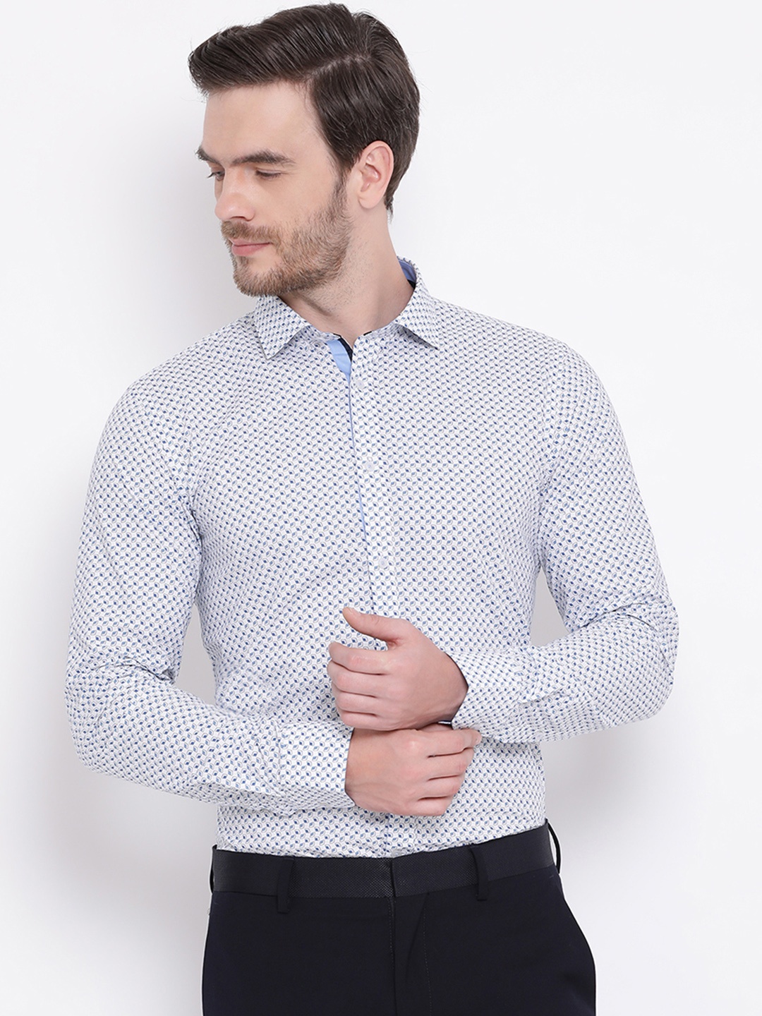 

HARSAM Men White & Blue Slim Fit Printed Casual Shirt
