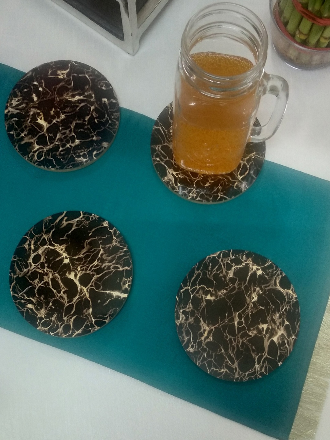 

CRAYTON Set of 4 Black & Off-White Marble Design Round Bamboo Wood Coasters