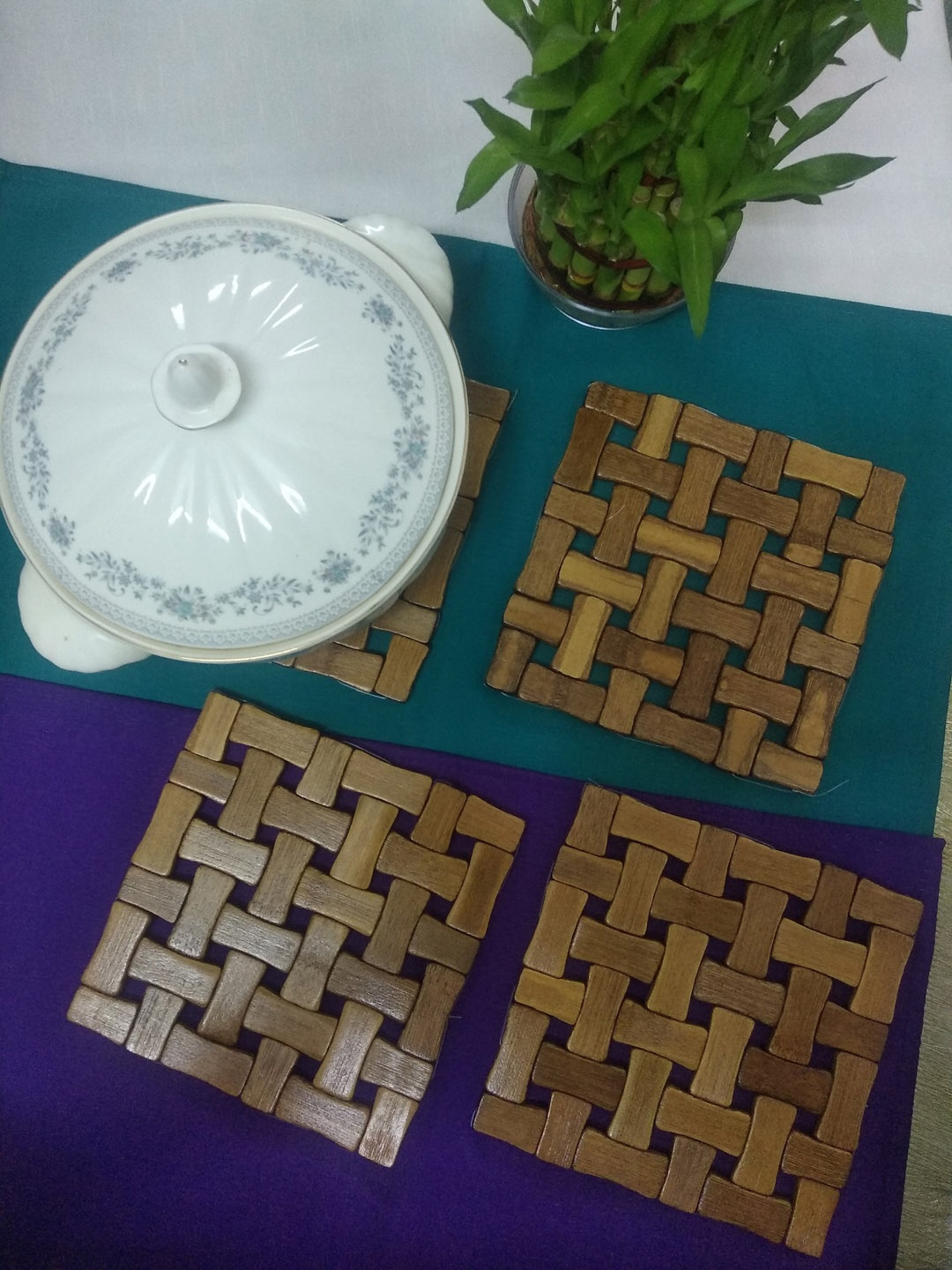 

CRAYTON Unisex Set of 4 Brown Textured Square Puzzle Bamboo Trivets