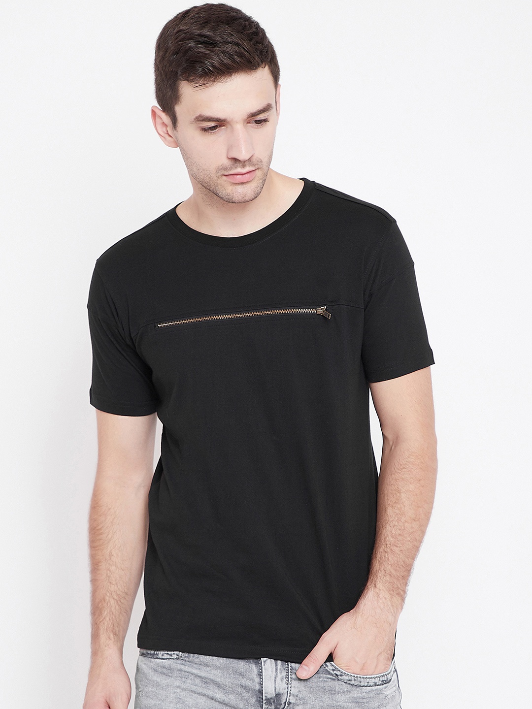 

PUNK Men Black Solid Round Neck T-shirt