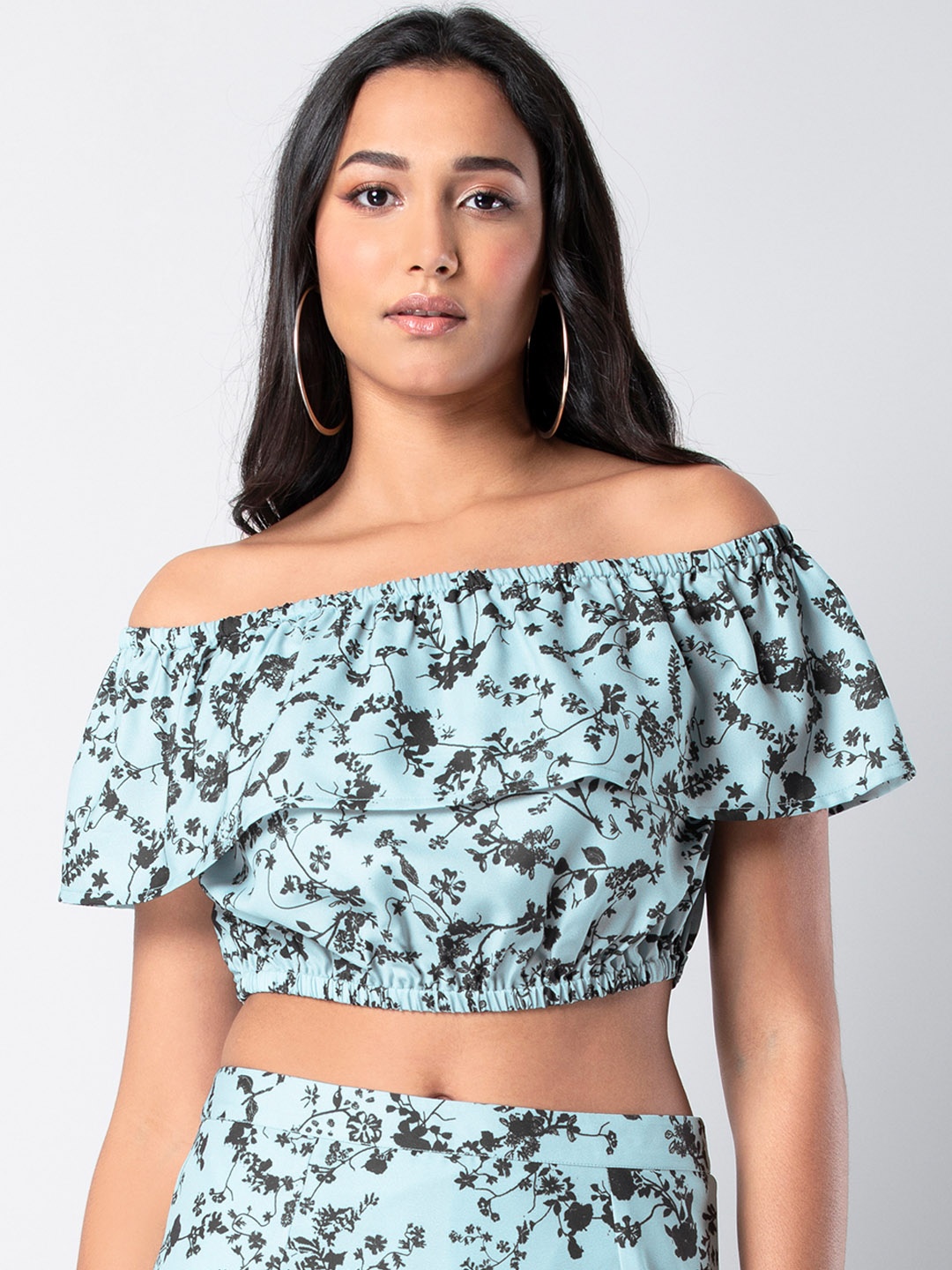 

FabAlley Women Blue & Black Floral Printed Bardot Crop Top
