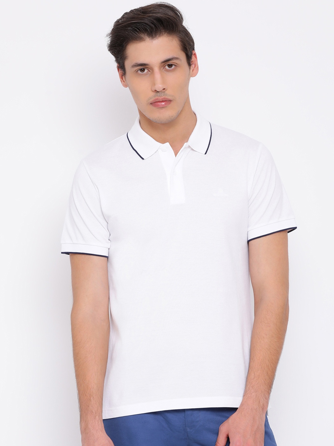

GANT Men White Solid Polo Collar T-shirt