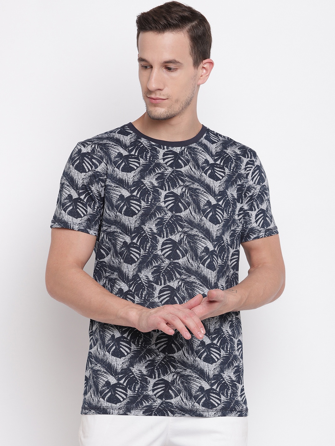 

LINDBERGH Men Navy Blue & Off-White Printed Round Neck T-shirt