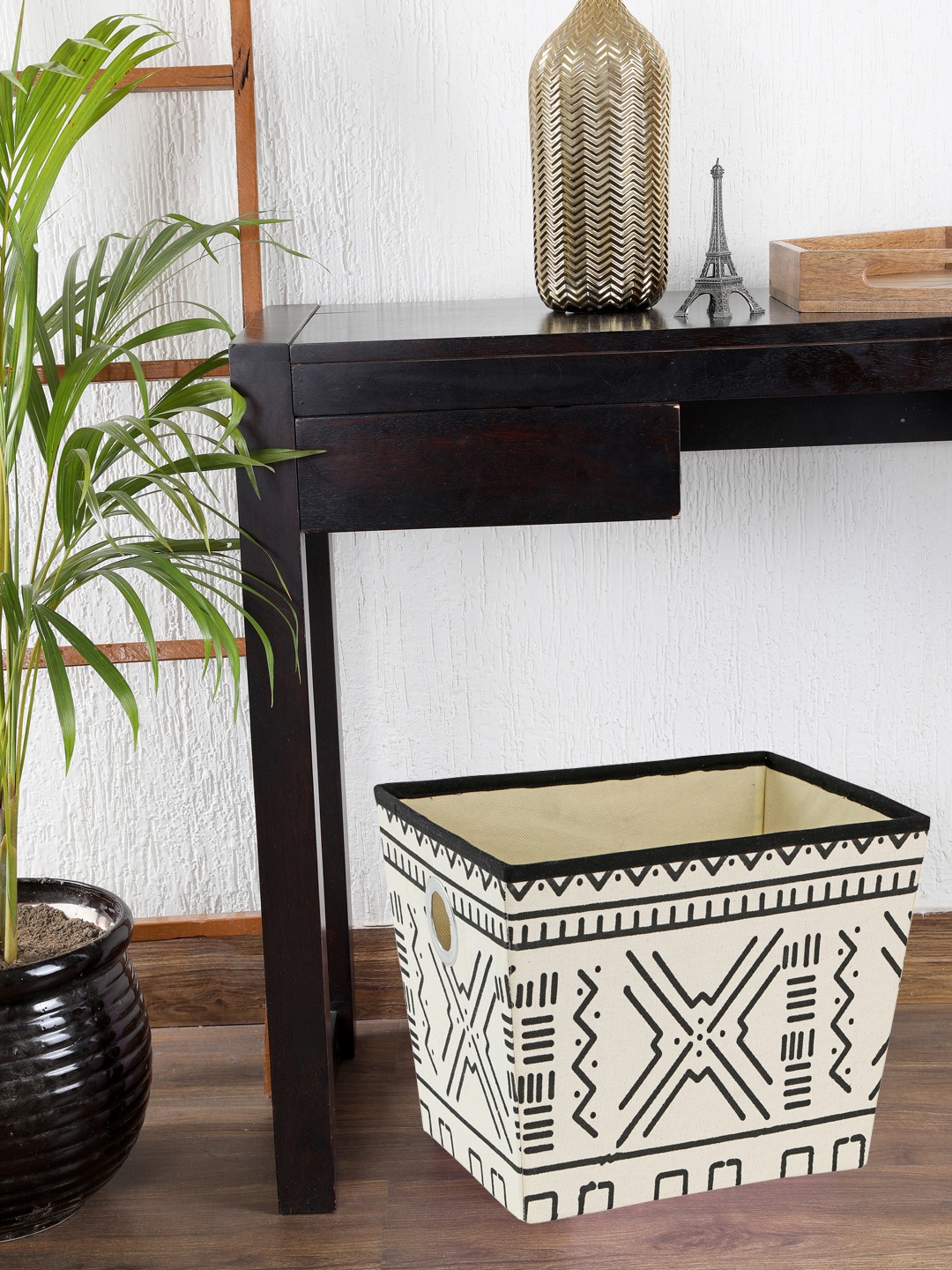 

My Gift Booth Off-White & Black Tribal Printed Tote Basket