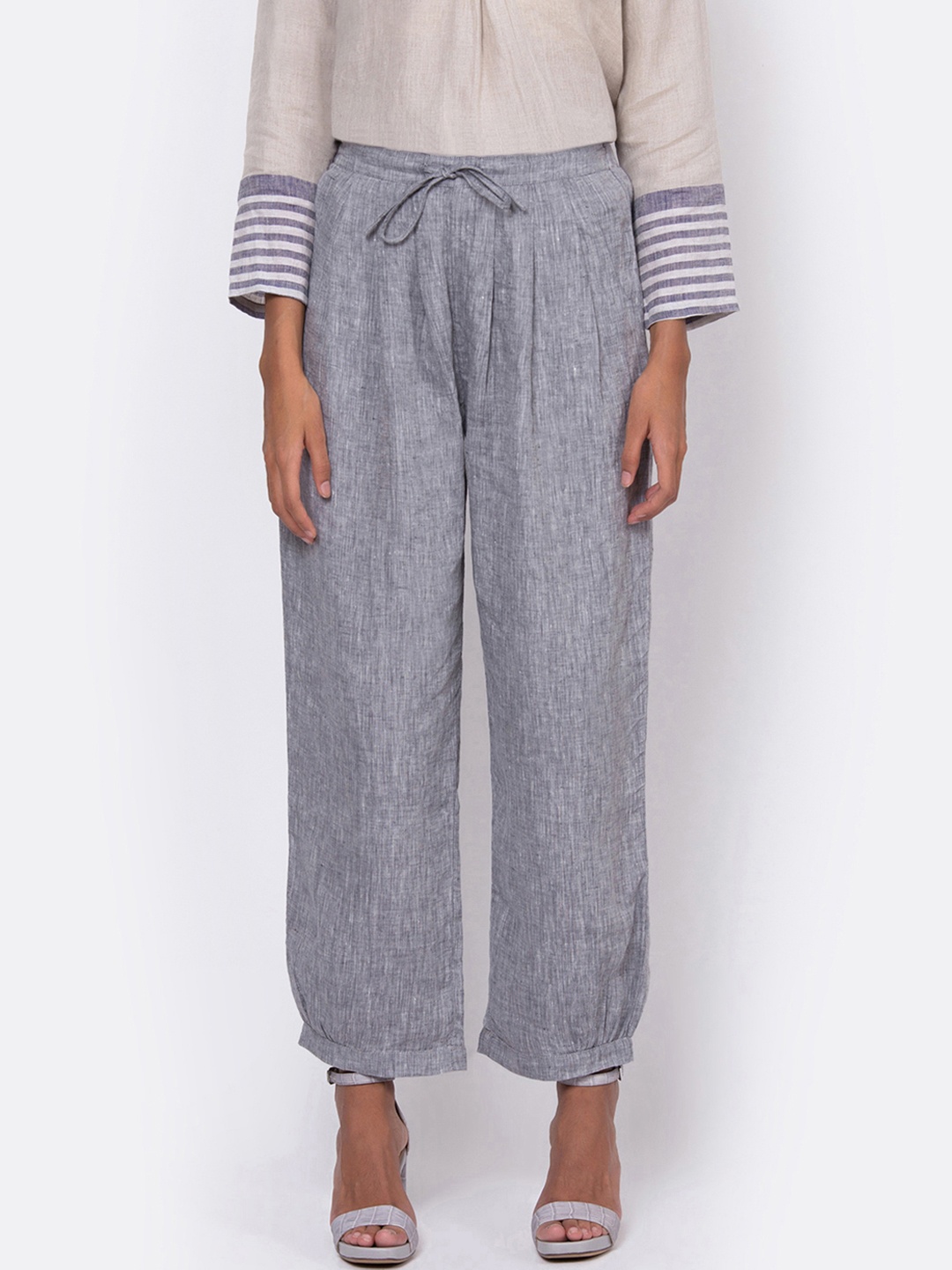 

ROOTED Women Grey Regular Fit Solid Regular Trousers