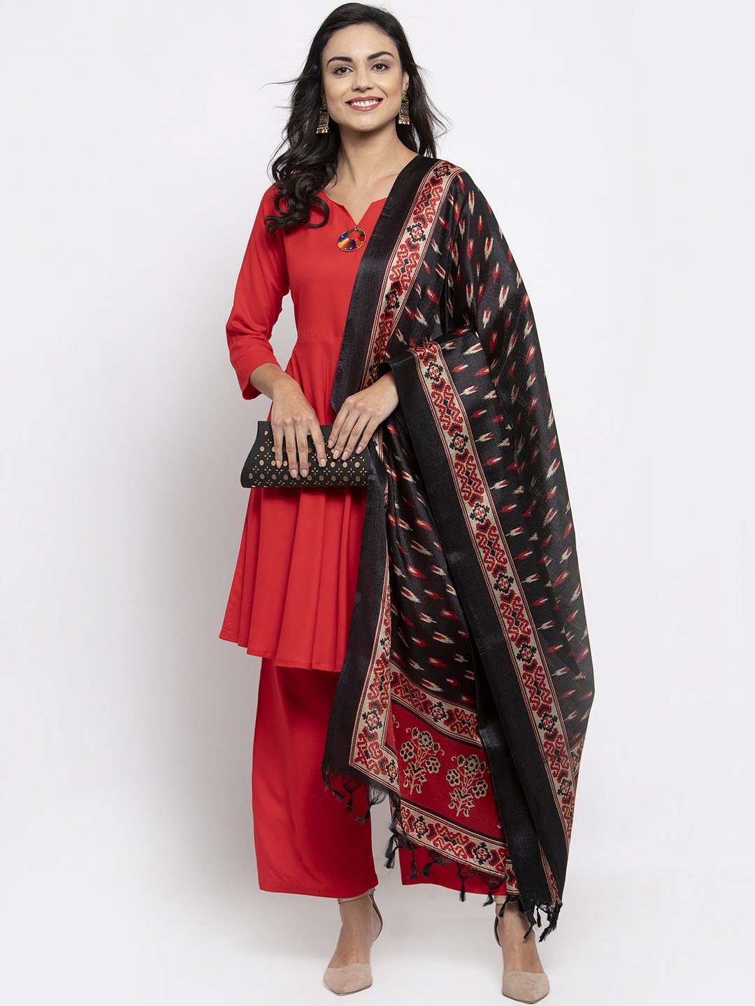 

Jompers Women Black & Red Printed Dupatta with Tasselled Border