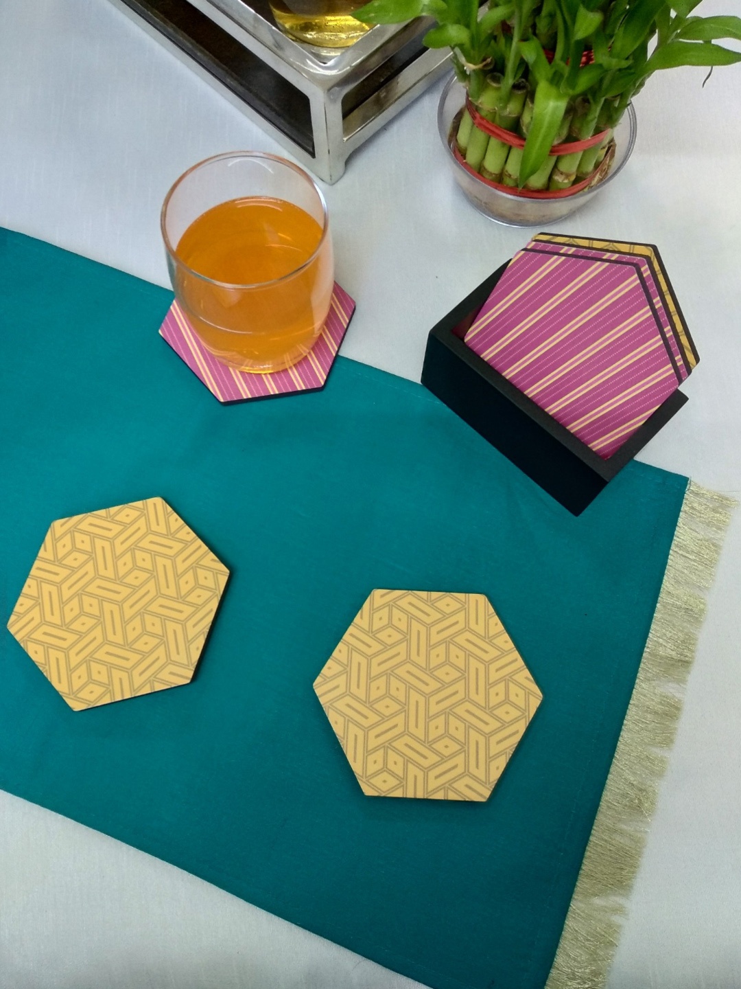 

CRAYTON Set of 6 Assorted Hexagon Coasters With Holder