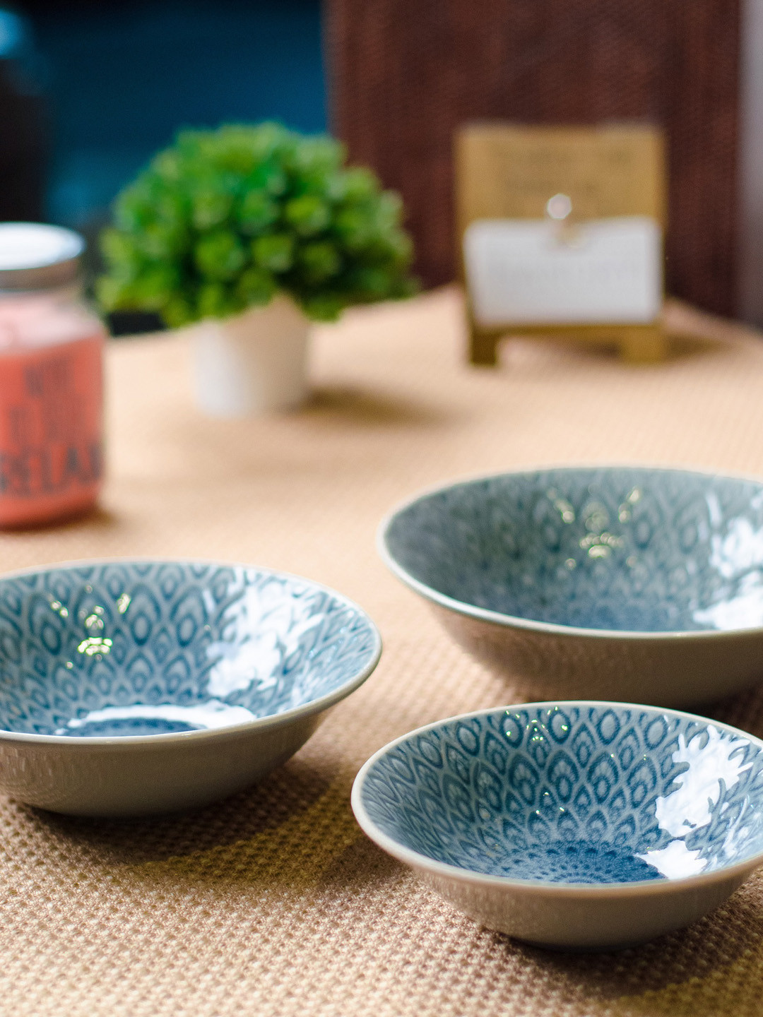 

GOODHOMES 3 Pcs Blue & White Emboss Print Crackle Effect Bowls Set