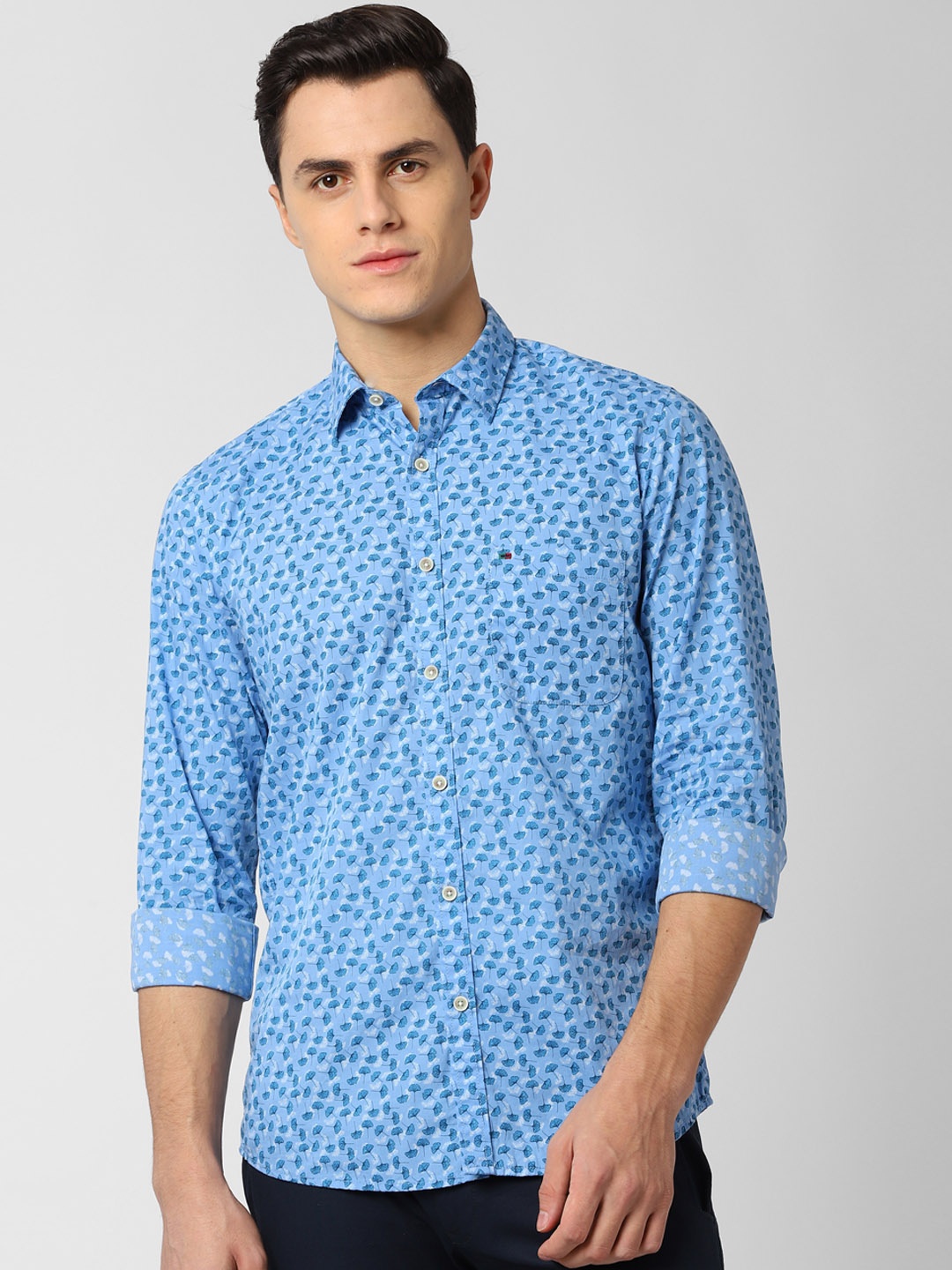 

Peter England Casuals Men Blue Slim Fit Printed Viroblock Casual Shirt