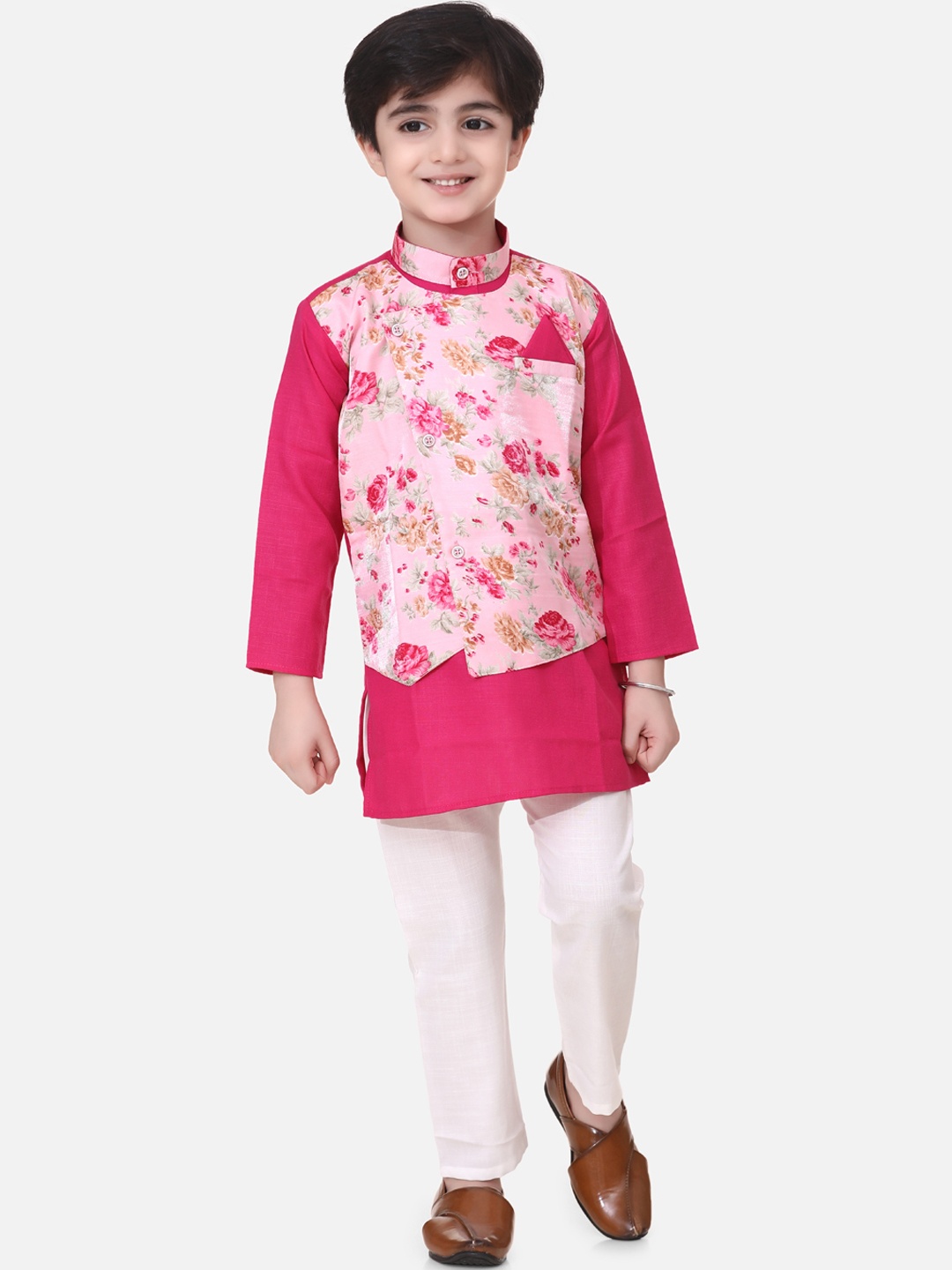 

BownBee Boys Pink & Off-White Printed Kurta with Pyjamas