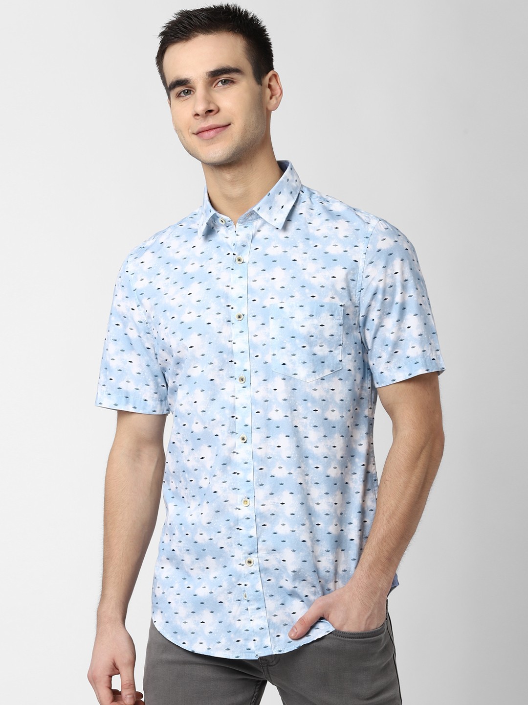 

Peter England Casuals Men Blue Slim Fit Printed Viroblock Casual Shirt