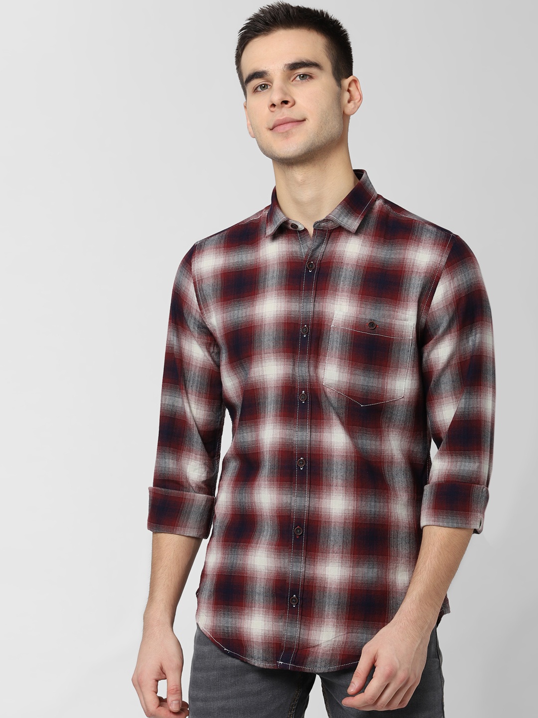 

Peter England Casuals Men Red & Black Slim Fit Checked Viroblock Casual Shirt