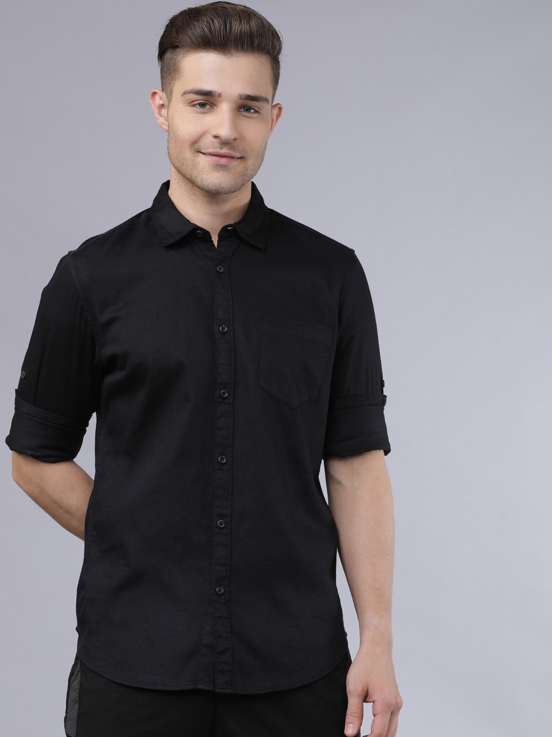 

LOCOMOTIVE Men Black Slim Fit Solid Casual Shirt