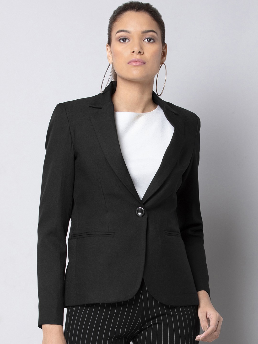 

FabAlley Women Black Solid Classic Regular-Fit Single-Breasted Casual Blazer