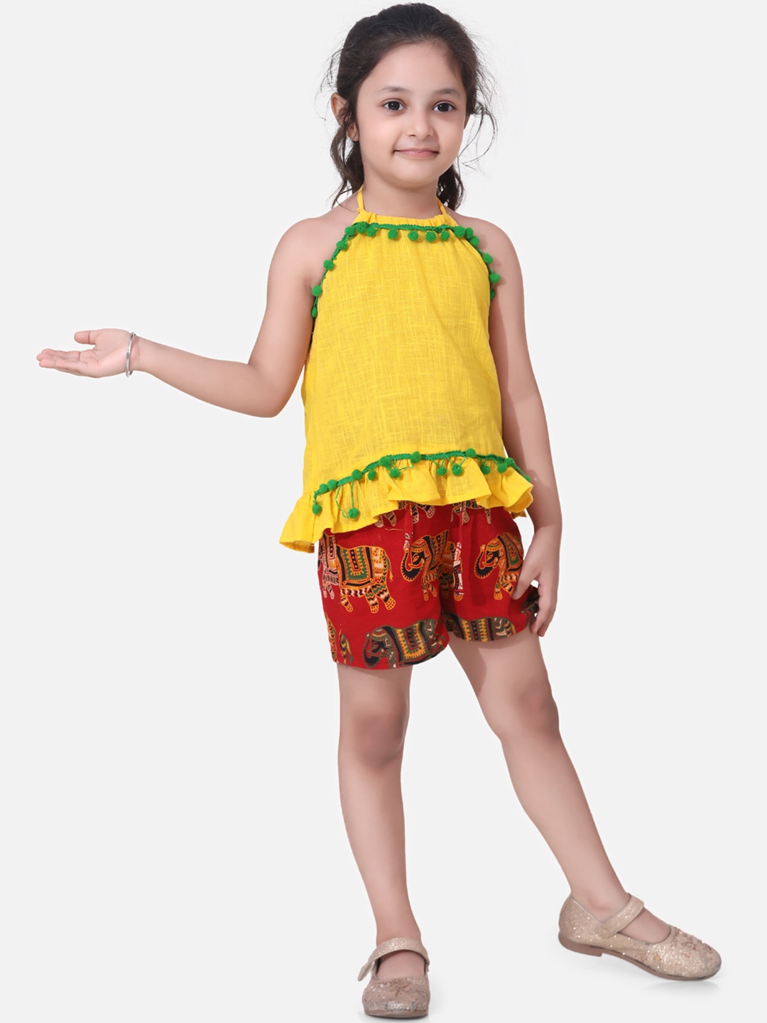 

BownBee Girls Yellow & Red Solid Top with Shorts