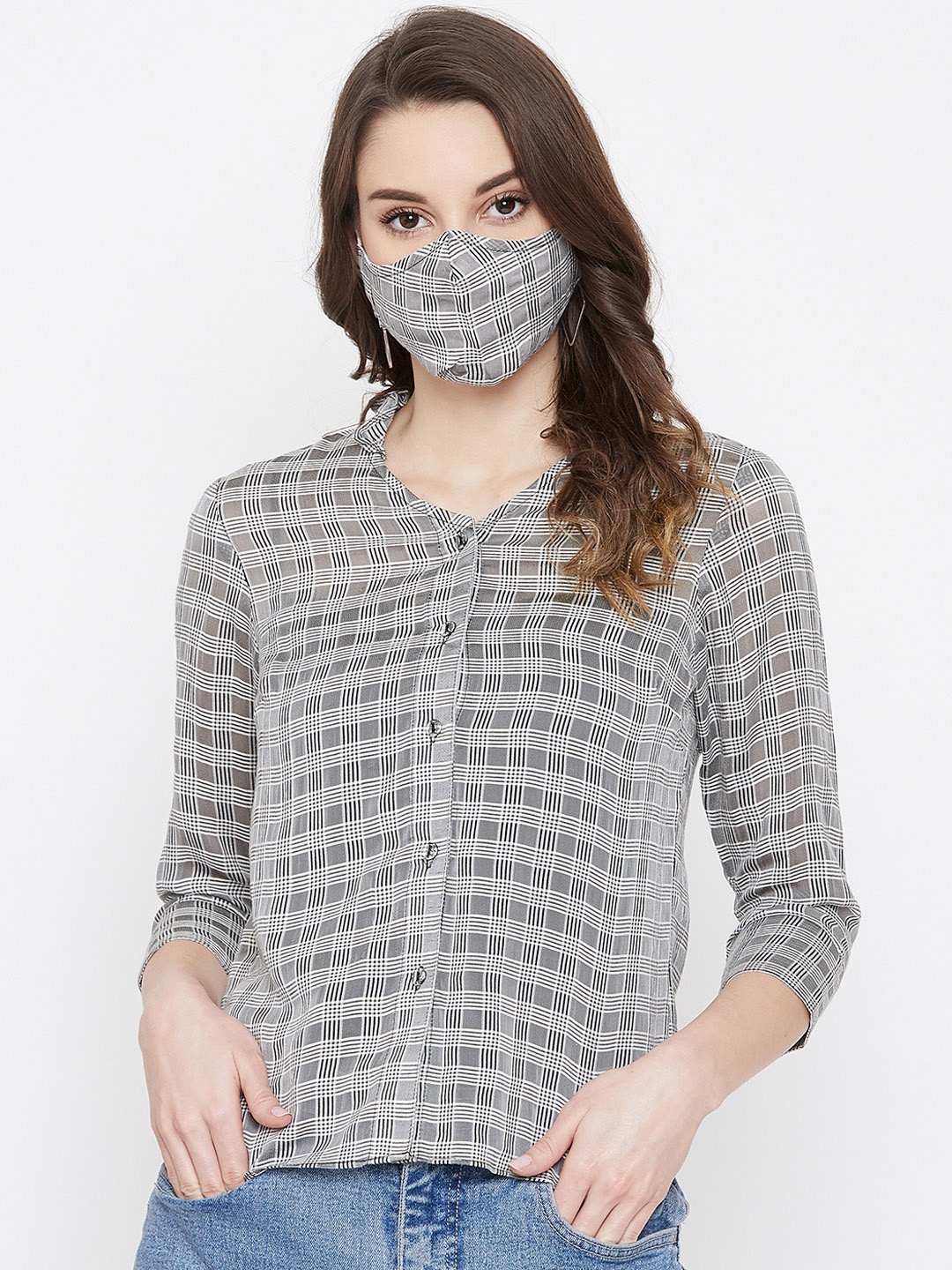 

Imfashini Women White Black Regular Fit Checked Casual Shirt