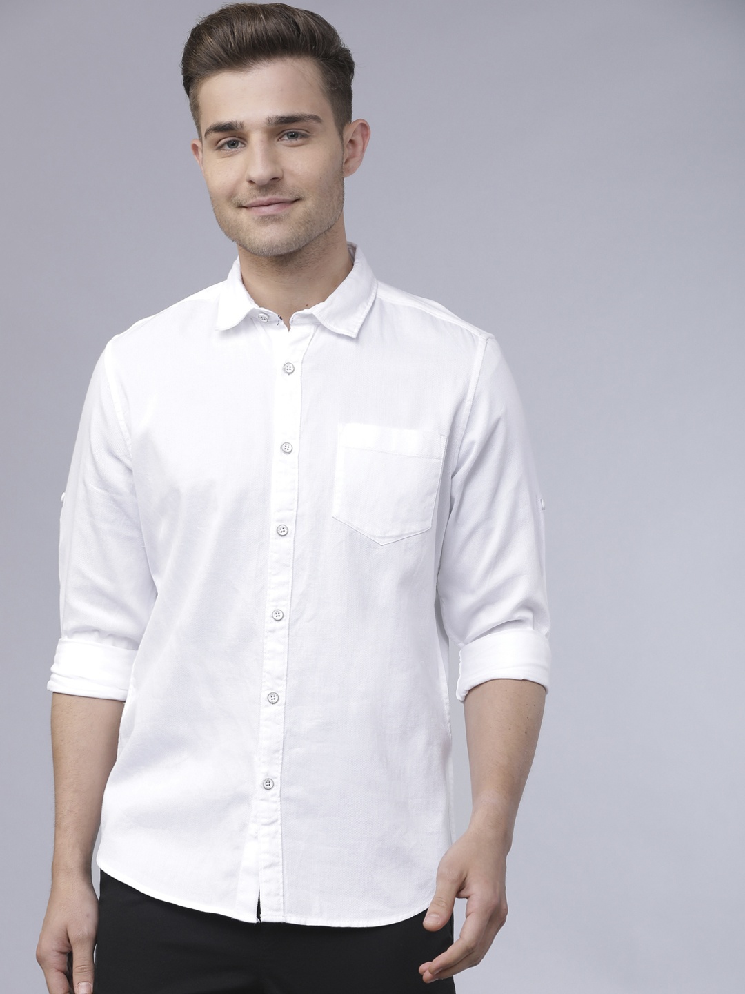 

LOCOMOTIVE Men White Slim Fit Solid Casual Shirt