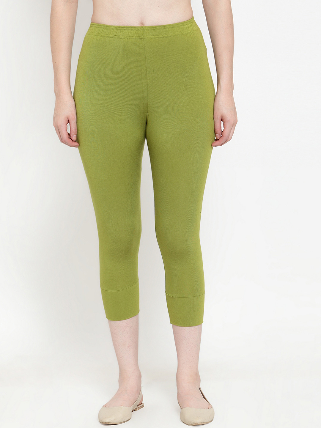 

TAG 7 Women Green Solid Regular Fit Capris
