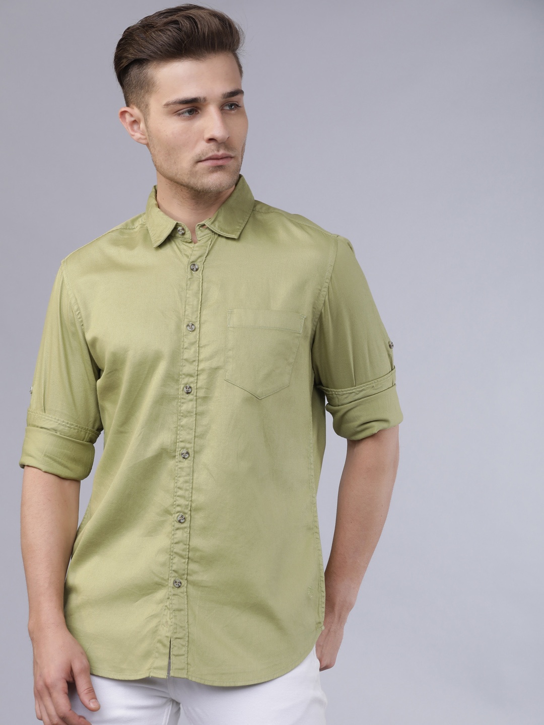 

LOCOMOTIVE Men Green Slim Fit Solid Casual Shirt