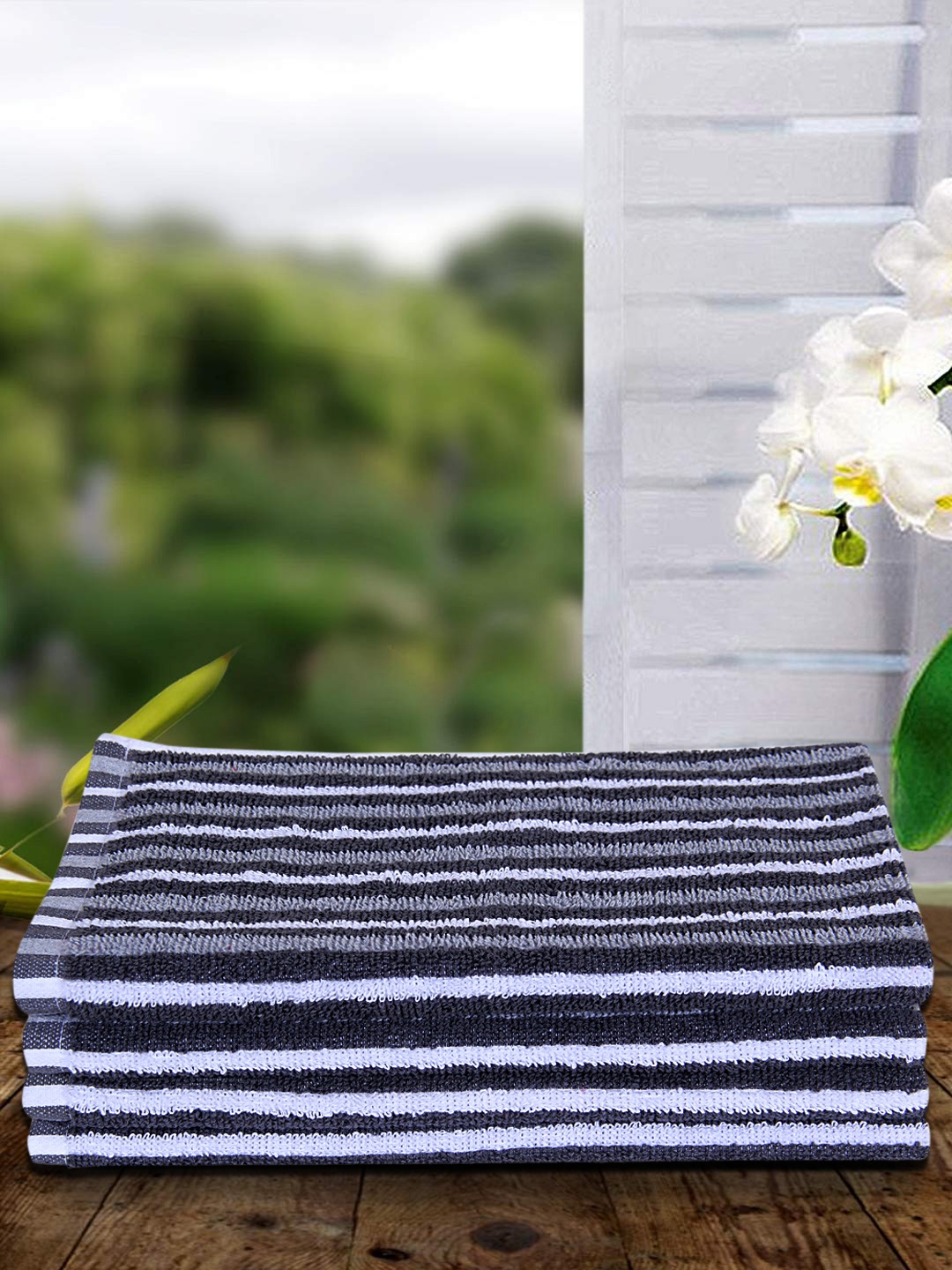 

ROMEE Set Of 4 Grey & White Striped 250 GSM Small Hand Towels