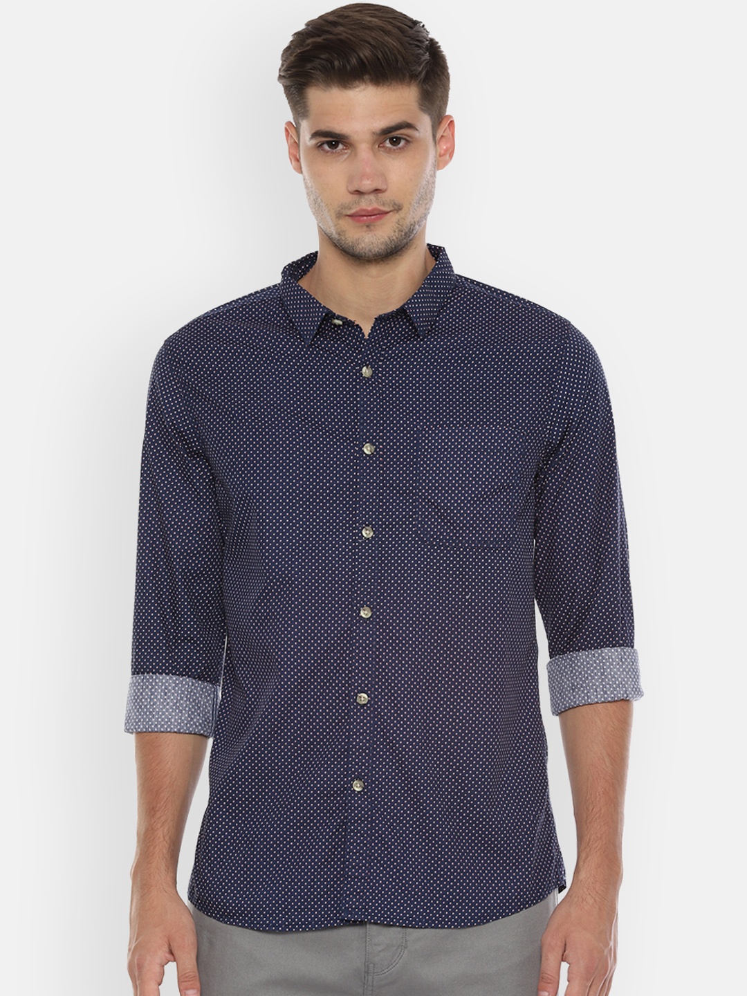 

People Men Navy Blue & White Regular Fit Printed Casual Shirt