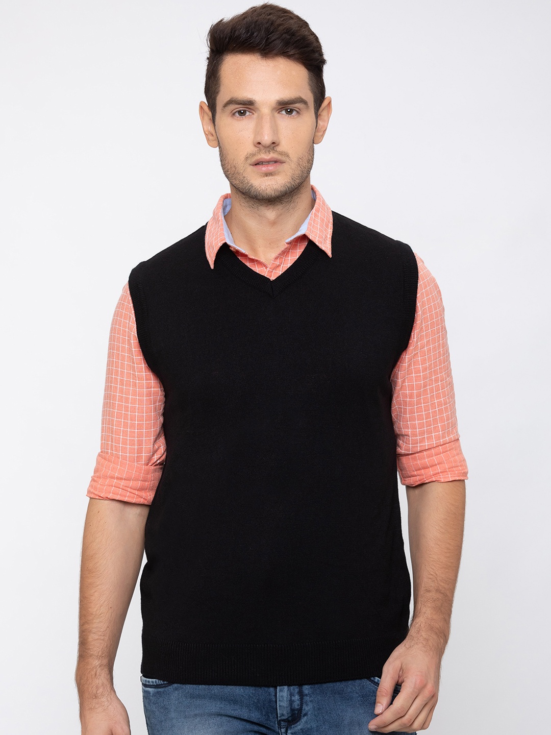 

Globus Men Black Solid Pullover Sweater