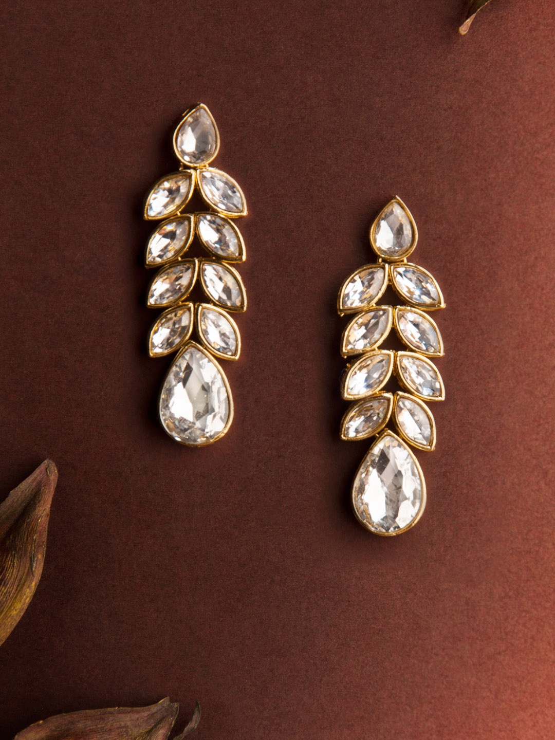 

Rubans White & Gold Leaf Shaped Drop Earrings