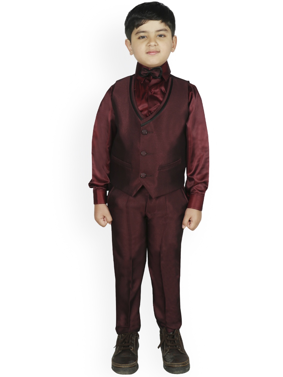 

SG YUVRAJ Boys Maroon Solid Single-Breasted Party Suit