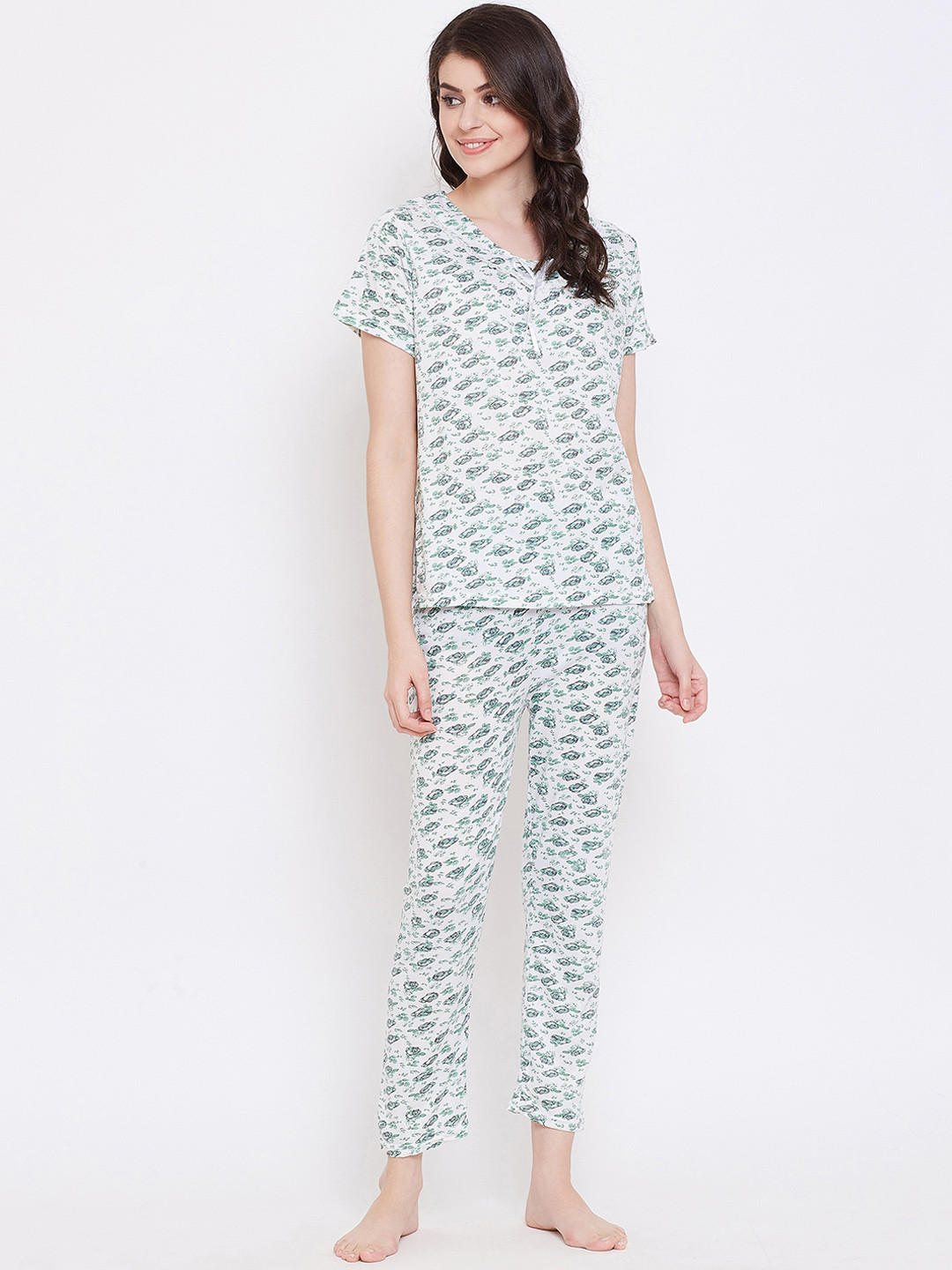 

Camey Women Green & White Printed Night suit