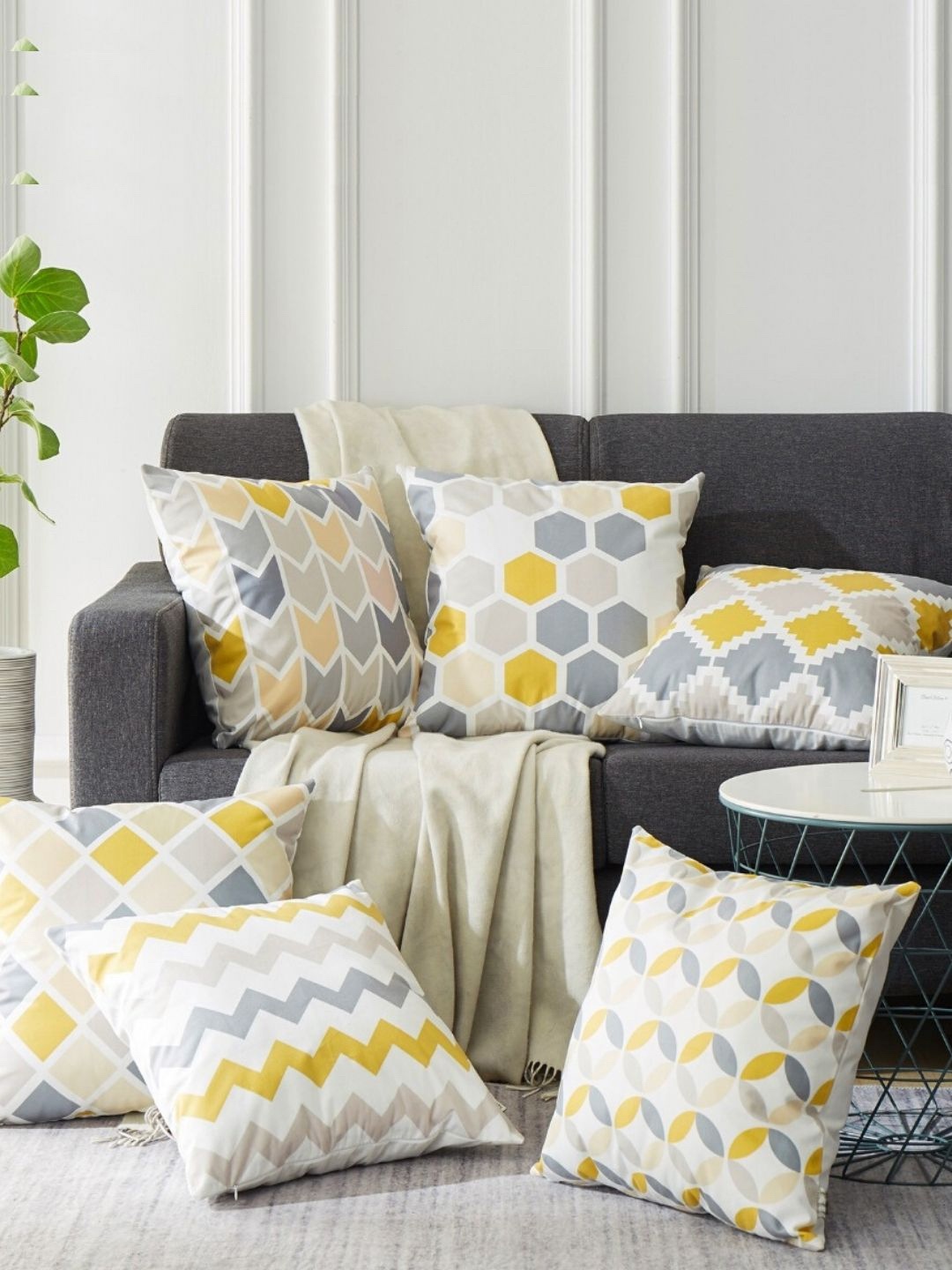 

MODERN HOMES Yellow & Grey Set of 6 Geometric Square Cushion Covers