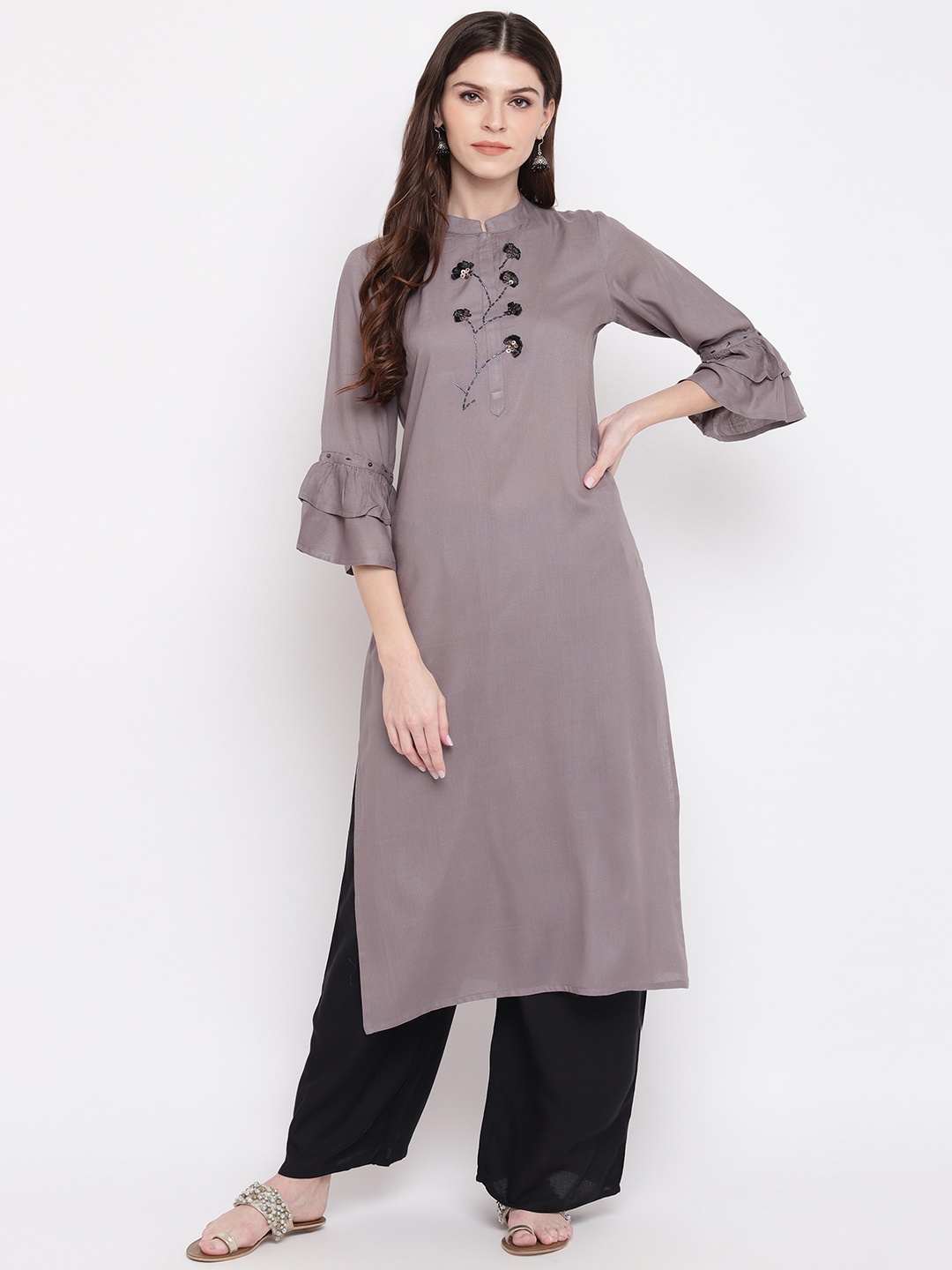 

Vbuyz Women Grey & Black Embroidered Kurta with Palazzos