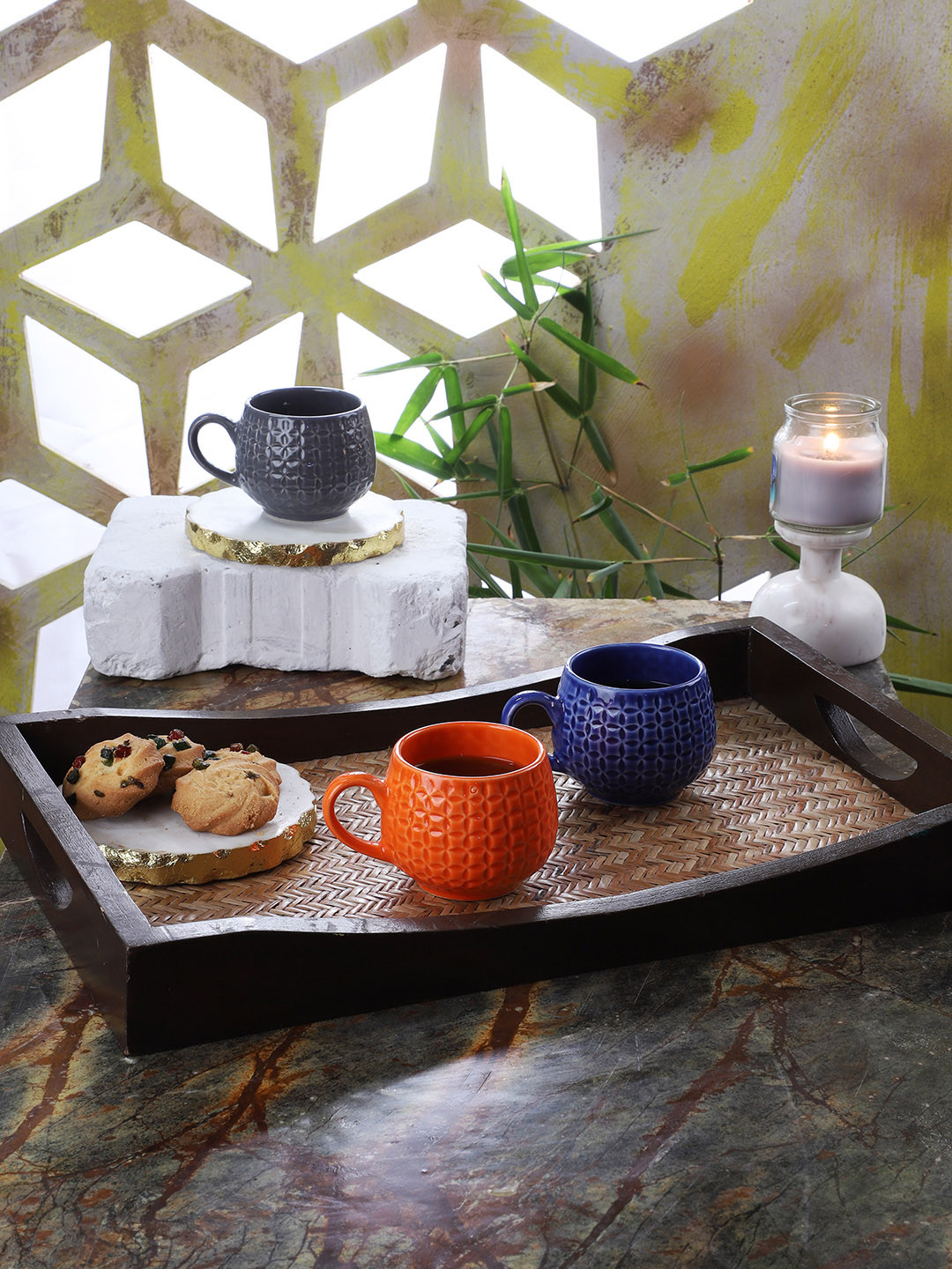 

CDI Set of 6 Yellow & Blue Textured Lutiya Shaped Tea Cups