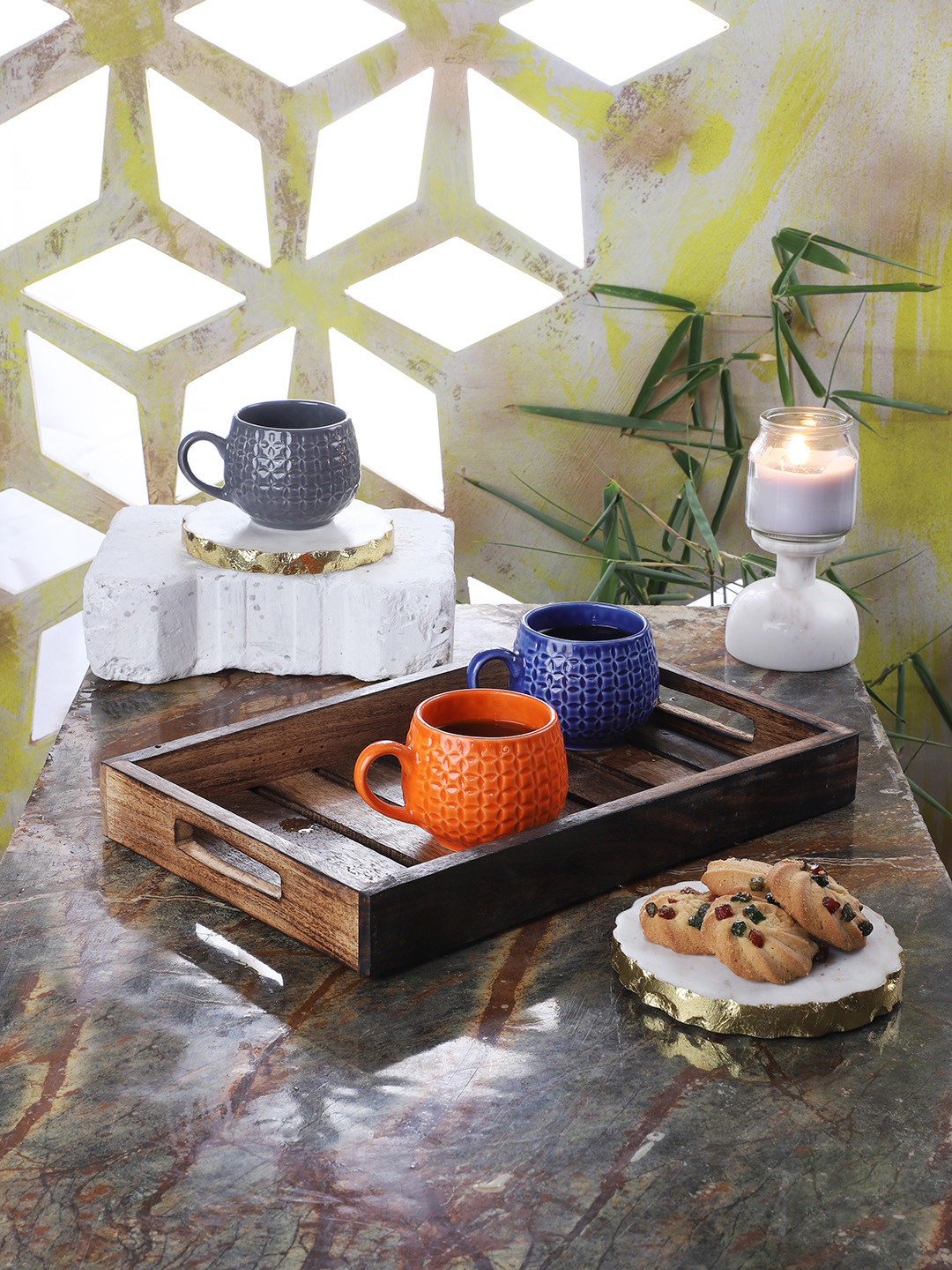 

CDI Set Of 6 Multicoloured Textured Lutiya Shape Tea Cups With Tray, Multi