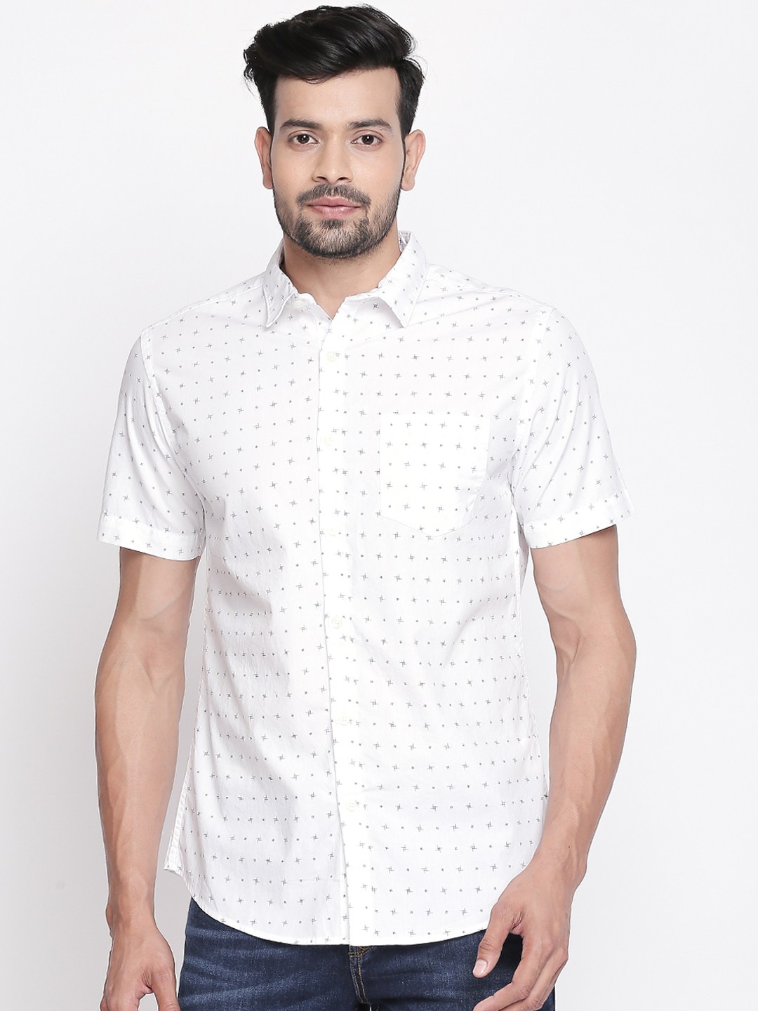 

BYFORD by Pantaloons Men White Slim Fit Printed Casual Shirt