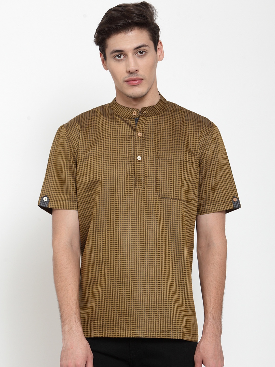 

NEUDIS Men Yellow Printed Straight Kurta