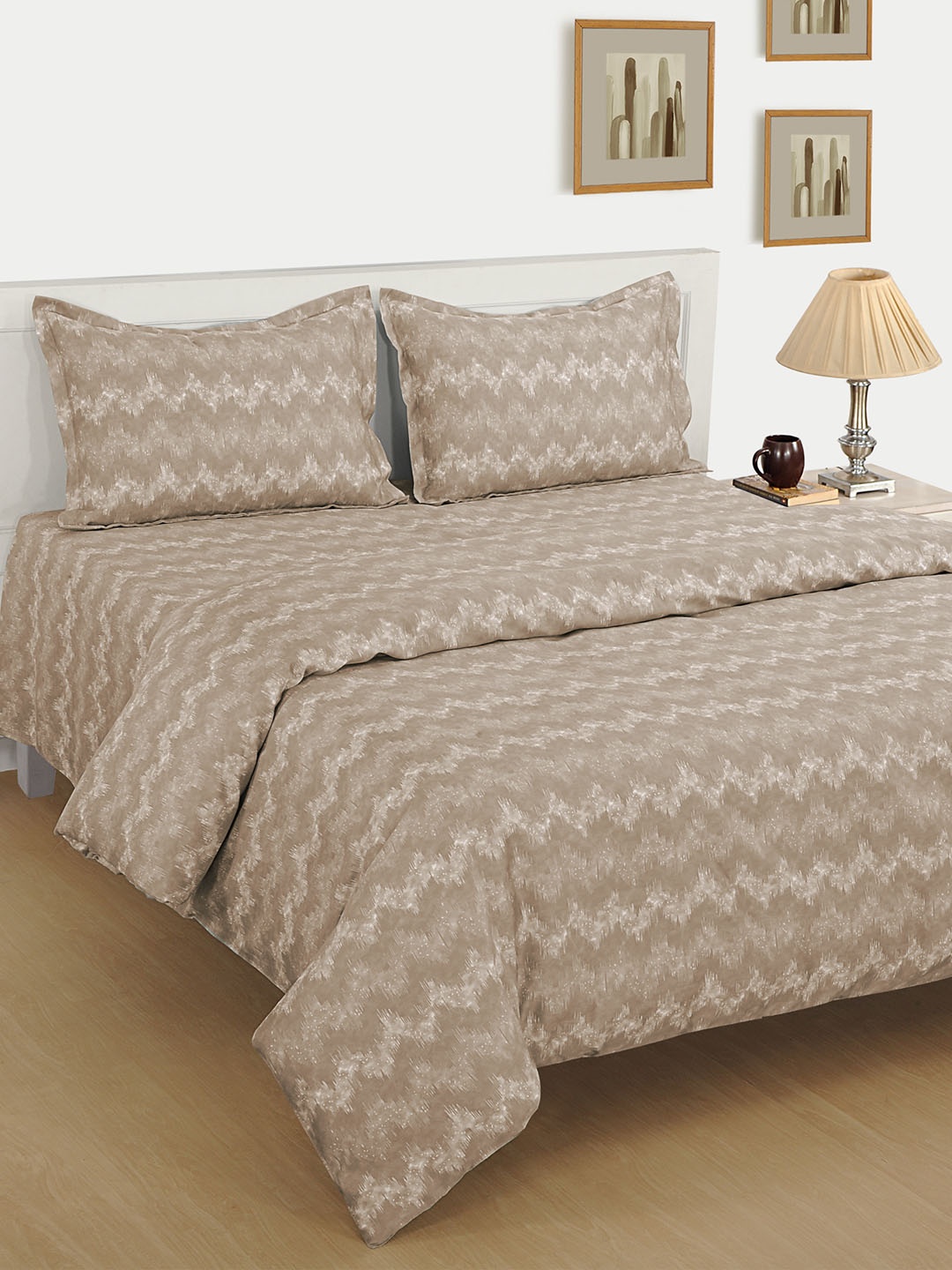 

SWAYAM Brown Abstract 600 TC Cotton 1 King Bedsheet with 2 Pillow Covers