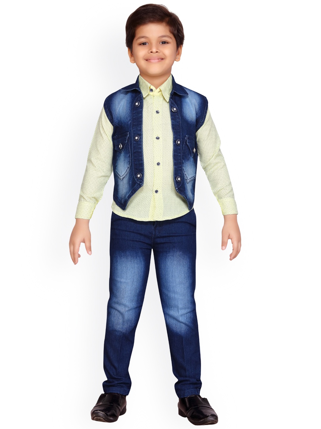 

Aj DEZInES Boys Yellow & Navy Blue Printed Shirt with Trousers & Waistcoat