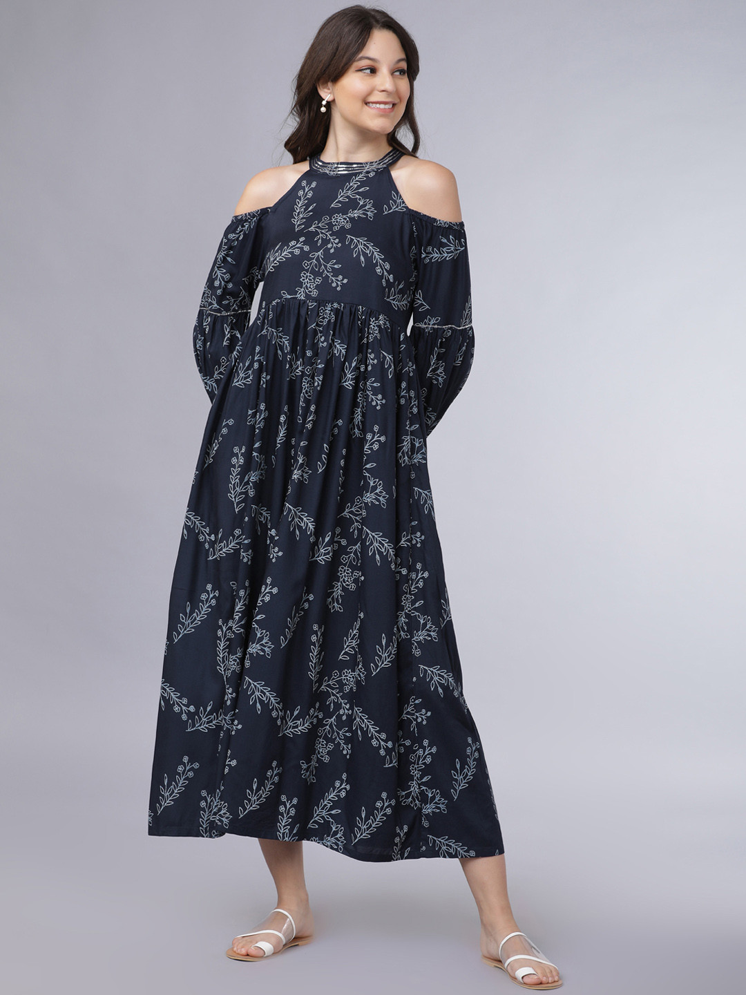 

Vishudh Women Navy Blue & White Floral Print A-Line Dress