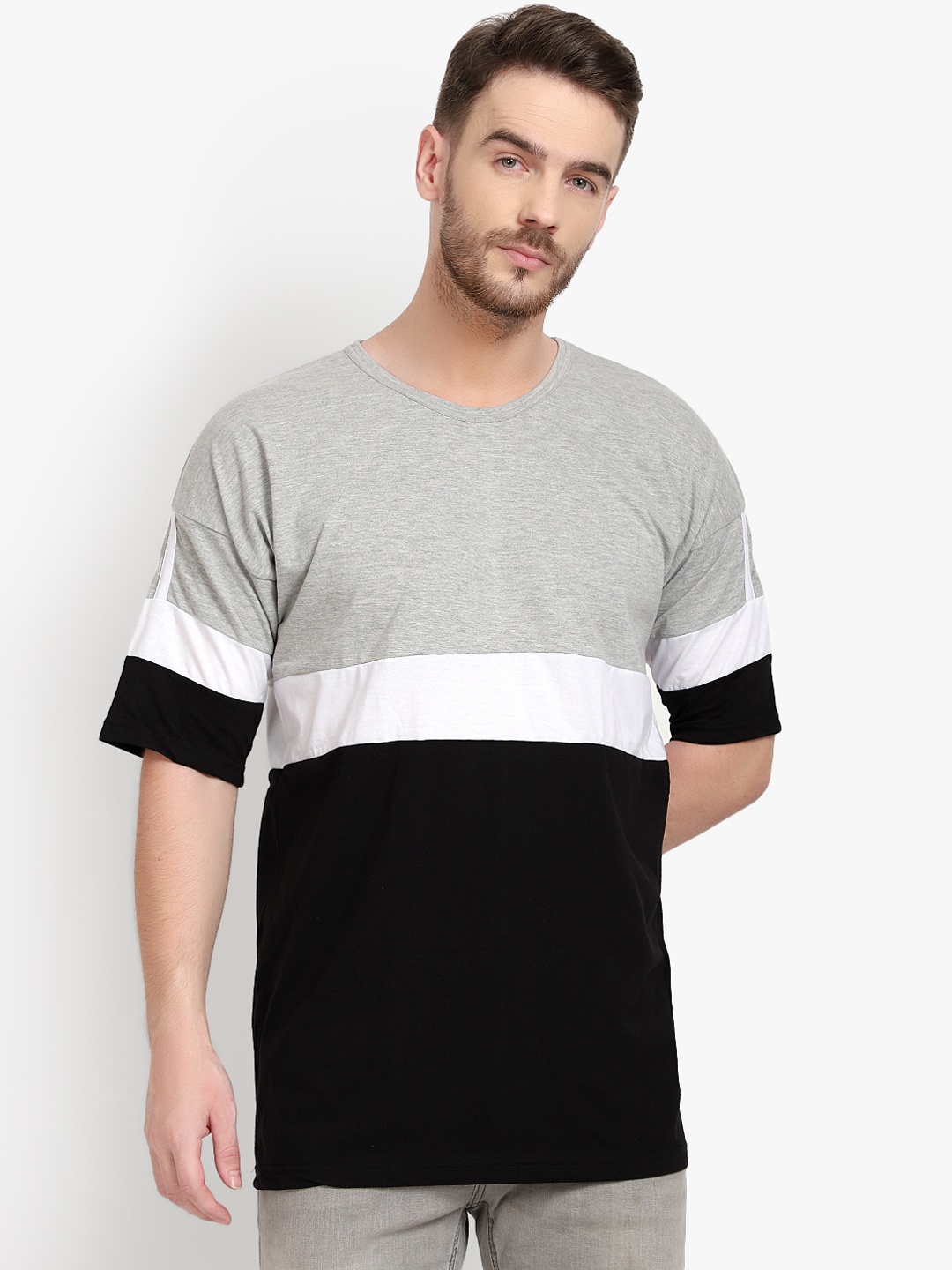 

PAUSE SPORT Men Grey & Black Colourblocked Round Neck T-shirt