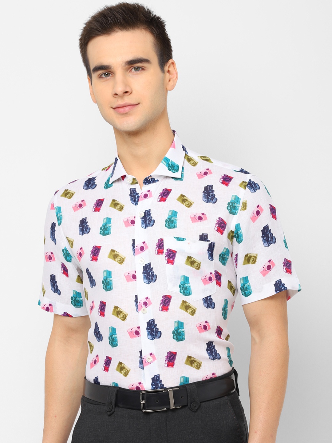 

SIMON CARTER LONDON Men White Regular Fit Printed Linen Formal Shirt